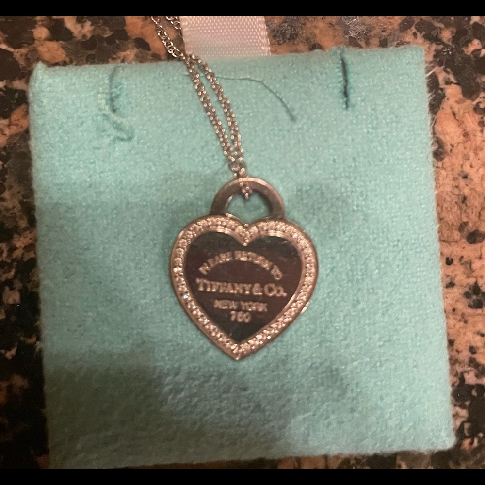 Diamond rtt white gold pave heart